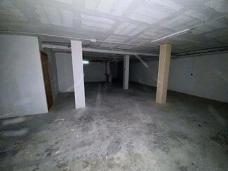 Plus de détails pour Multi-résidentiel à vendre