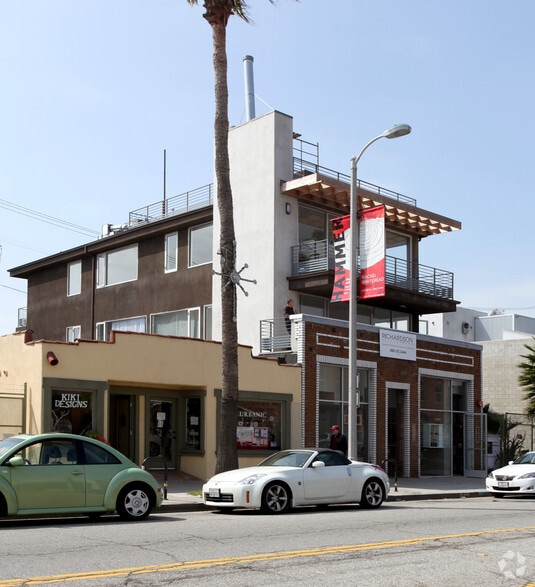 1638 Abbot Kinney Blvd, Venice, CA for lease - Building Photo - Image 2 of 18