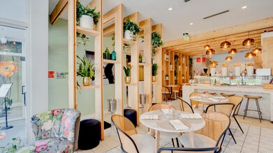 2516-2526 Ponce De Leon Blvd, Coral Gables, FL for lease Interior Photo- Image 1 of 9