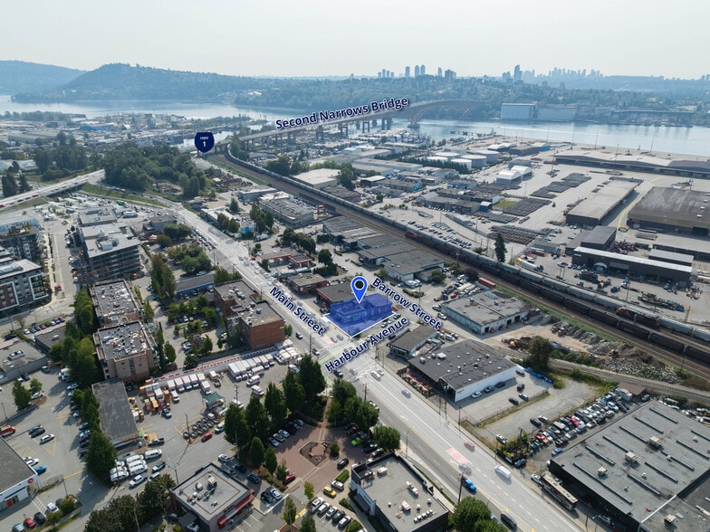 1419 Main St, North Vancouver, BC à vendre - Photo du bâtiment - Image 3 de 8