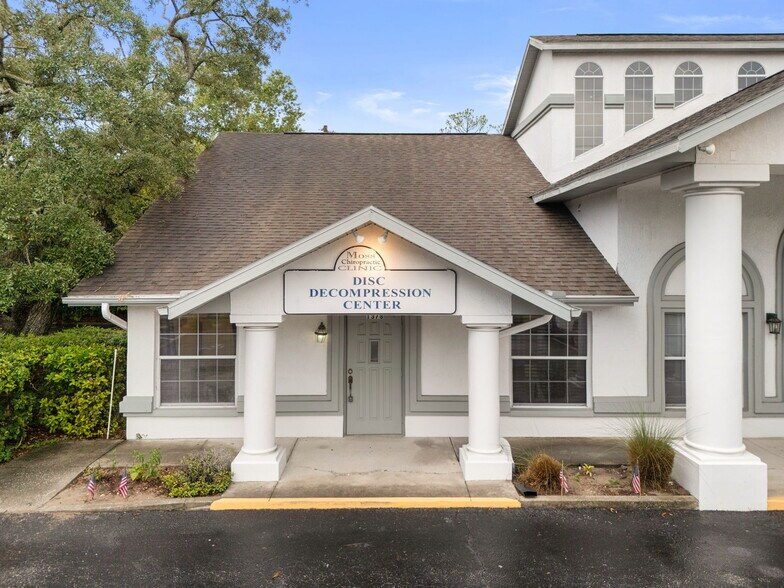 1377 Deltona Blvd, Spring Hill, FL à louer - Photo du bâtiment - Image 2 de 18