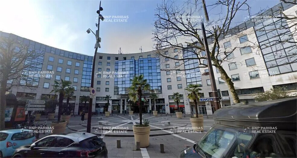 Bureau dans Charenton-le-Pont à louer - Photo du bâtiment - Image 2 de 2