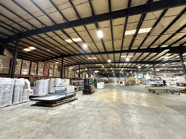 8401 Fort Darling Rd, Richmond, VA à louer - Photo du bâtiment - Image 2 de 8