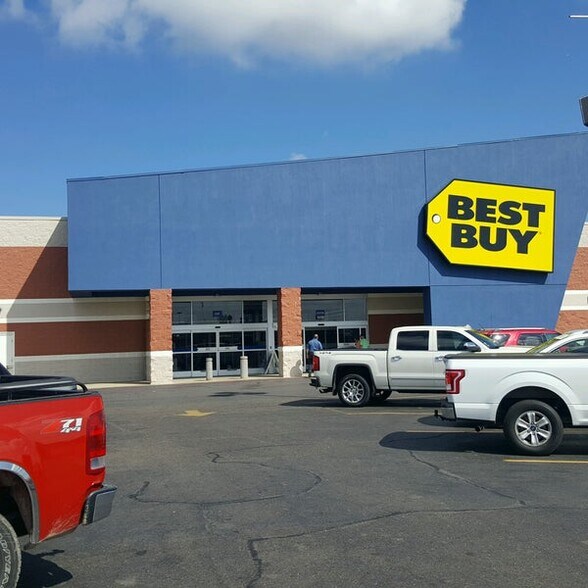 2671 S Macarthur Dr, Alexandria, LA à louer - Photo du bâtiment - Image 2 de 4