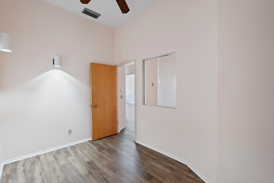 900 SE ocean Blvd, Stuart, FL à louer - Photo intérieure - Image 3 de 19
