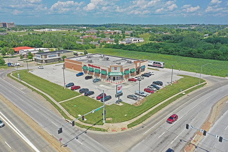6005 N 72nd St, Omaha, NE à vendre Photo du bâtiment- Image 1 de 7