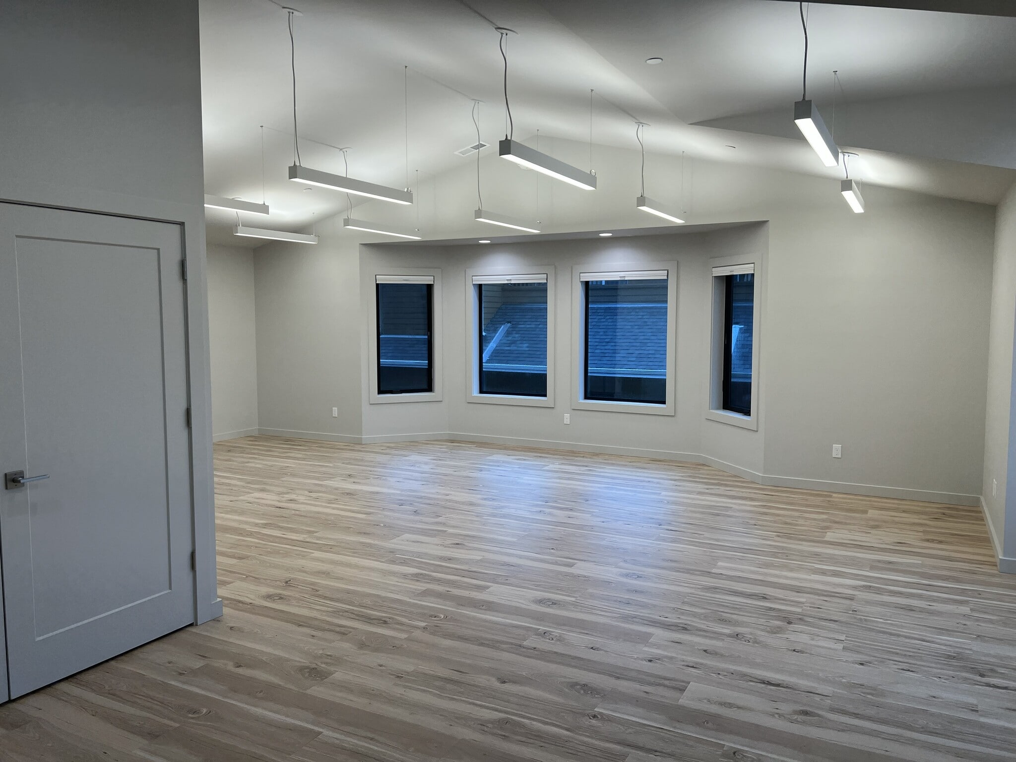 N Spruce St & E 1st ave, Cannon Beach, OR for lease Interior Photo- Image 1 of 7