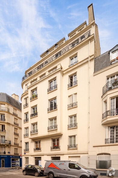 18 Bis Rue Violet, Paris à vendre - Photo du bâtiment - Image 2 de 10