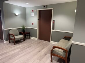 655 Shrewsbury Ave, Shrewsbury, NJ à louer Photo du bâtiment- Image 2 de 13