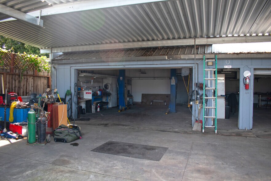 1239 Cleveland Ave, Santa Rosa, CA à vendre - Photo du bâtiment - Image 2 de 15