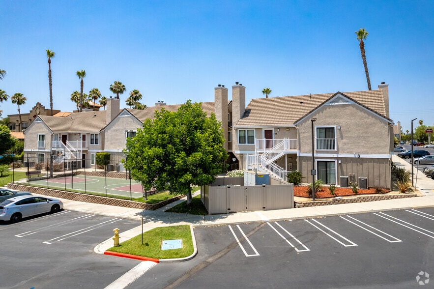 321 E Huntington Dr, Arcadia, CA for sale - Building Photo - Image 3 of 7