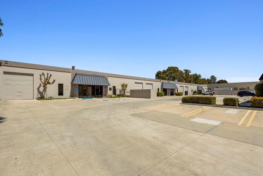 1815 W 205th St, Torrance, CA à louer - Photo du bâtiment - Image 3 de 7