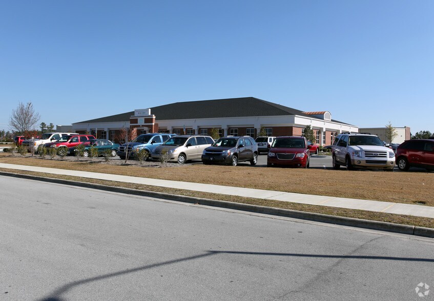 900 Dennis Rd, Jacksonville, NC à vendre - Photo du bâtiment - Image 2 de 3