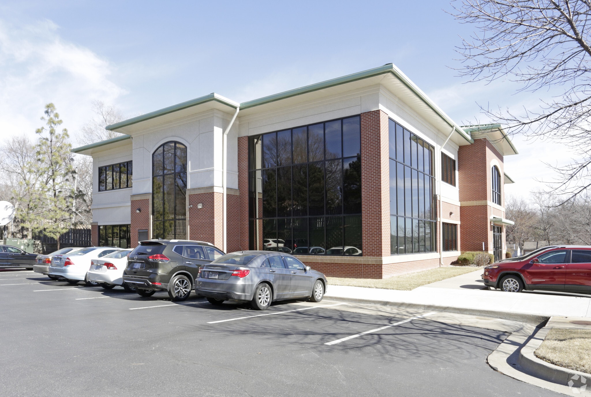 5820 Lamar Ave, Mission, KS for lease Primary Photo- Image 1 of 10