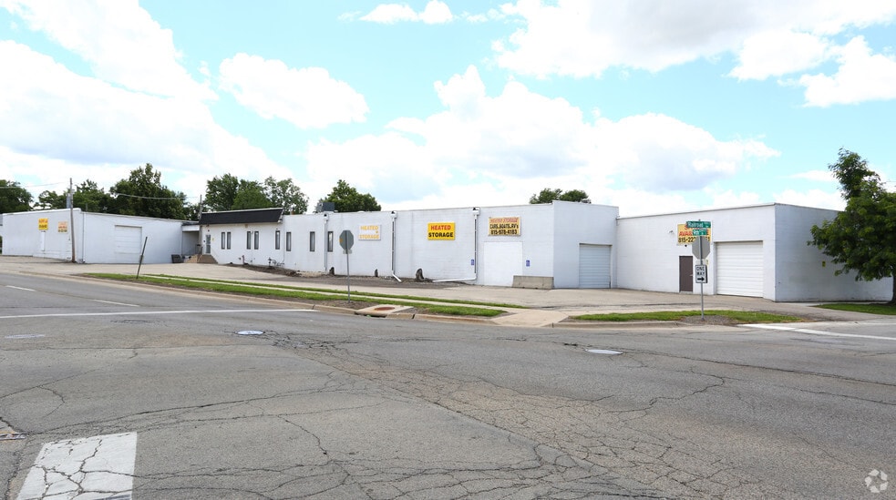 901 9th St, Rockford, IL for lease - Building Photo - Image 2 of 11