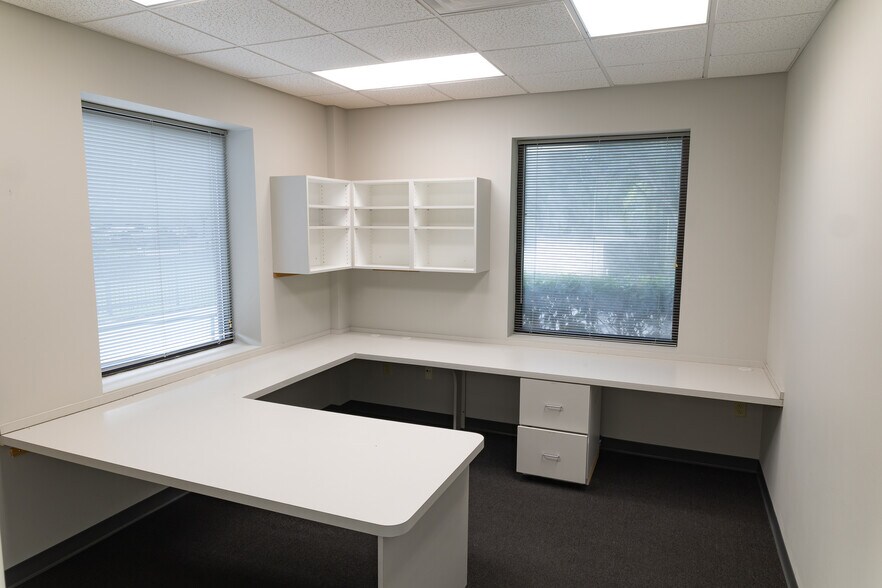 6873 Philips Industrial Blvd, Jacksonville, FL for lease - Interior Photo - Image 2 of 11