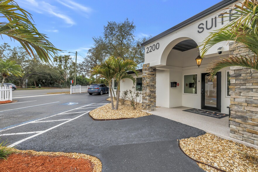 2200 49th St N, Saint Petersburg, FL for sale - Building Photo - Image 2 of 28