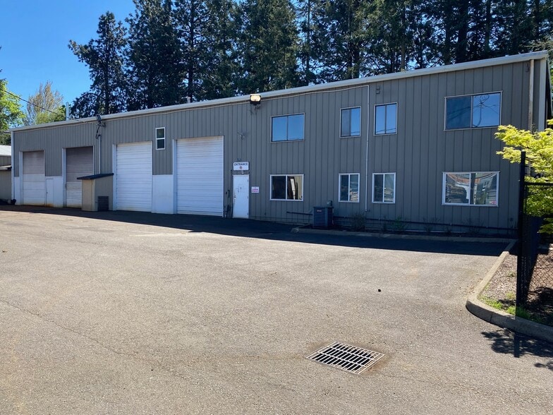 8951 SE 76th Dr, Portland, OR for lease - Building Photo - Image 1 of 5