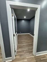 301-304 Macy Dr, Roswell, GA for lease Interior Photo- Image 1 of 3