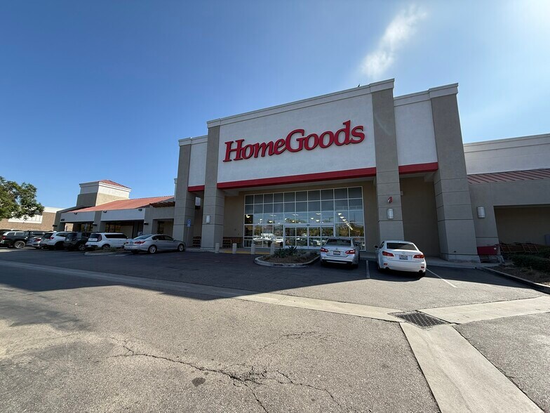 4200 E Main St, Ventura, CA à louer - Photo du bâtiment - Image 3 de 3