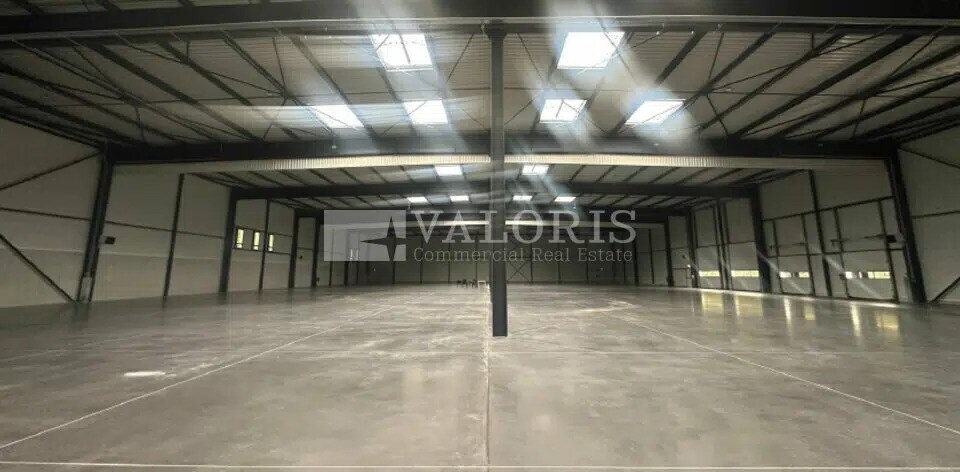 Bureau dans Saint-Laurent-de-Mure à louer - Photo du bâtiment - Image 2 de 12