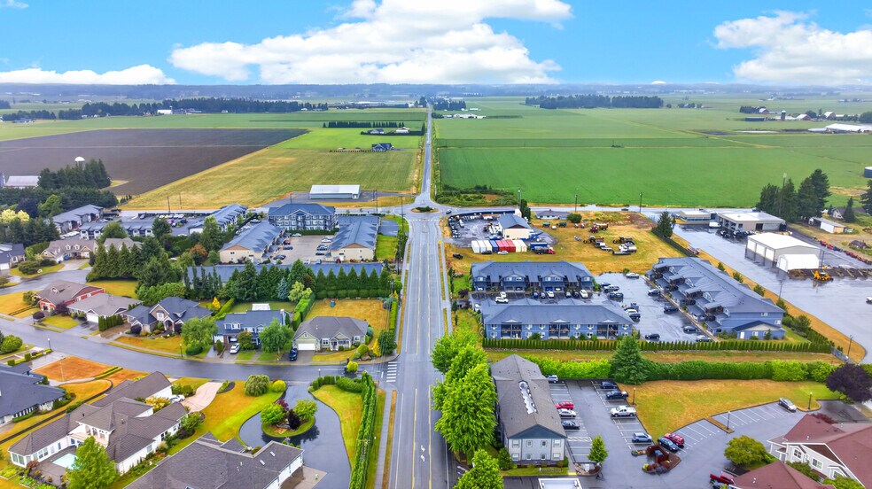 Depot Estates and Villas portefeuille de 2 propriétés à vendre sur LoopNet.ca - Photo du bâtiment - Image 3 de 29