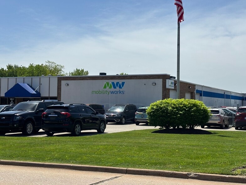 810 Moe Dr, Akron, OH for sale - Building Photo - Image 2 of 7