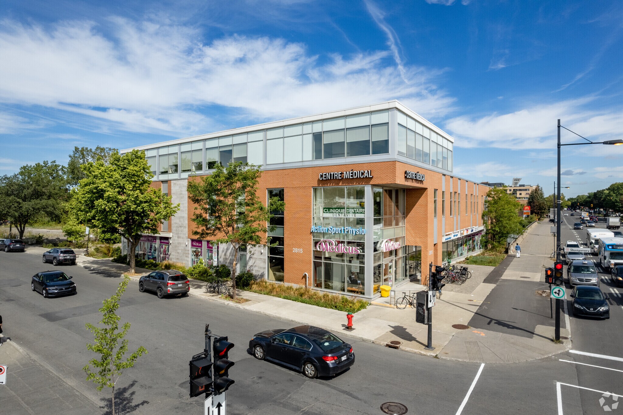 2815 Rue Sherbrooke E, Montréal, QC for lease Primary Photo- Image 1 of 17