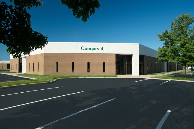 Plus de détails pour 266-300 Raritan Center Pky, Edison, NJ - Local d'activités à louer