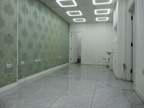 100c High St, Uckfield for lease Interior Photo- Image 2 of 3