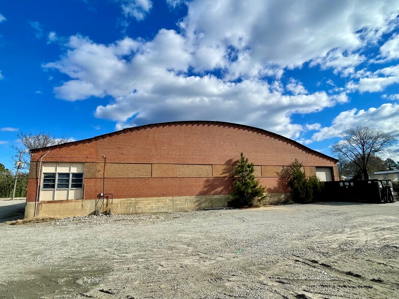 1964 Puddledock Rd, Petersburg, VA à vendre - Photo du bâtiment - Image 1 de 3