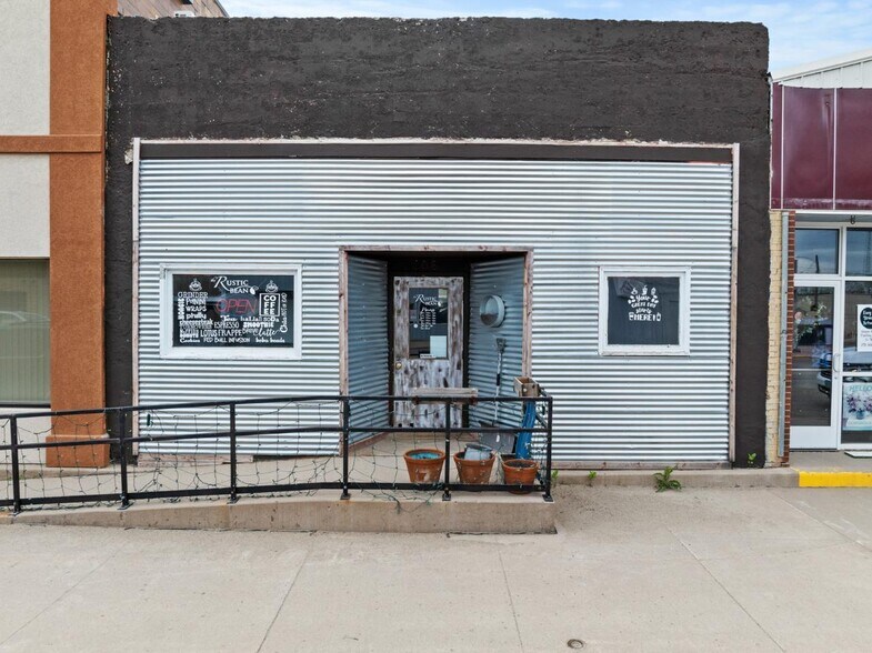 206 Main St, Stanley, ND à vendre - Photo du bâtiment - Image 3 de 32