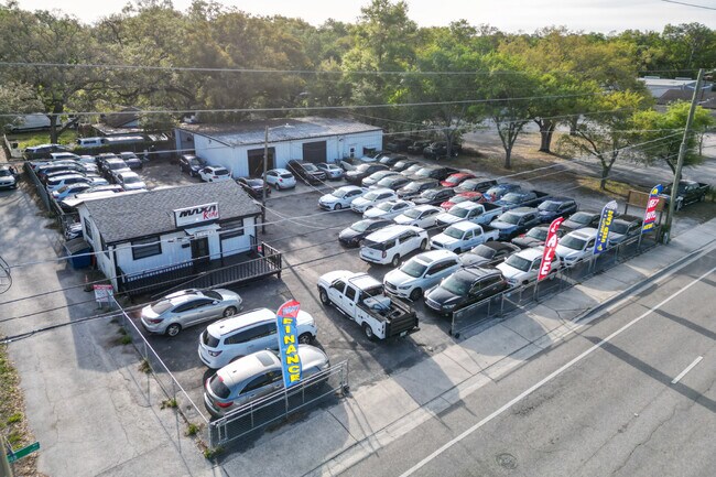 Plus de détails pour 14041 N Florida Ave, Tampa, FL - Commerce de détail à vendre