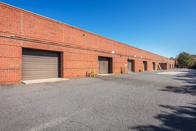 More details for 10100 Park Cedar Dr, Charlotte, NC - Office, Industrial for Lease