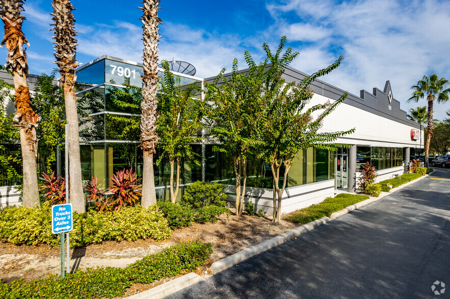 7901 Kingspointe Pky, Orlando, FL for lease - Building Photo - Image 2 of 8