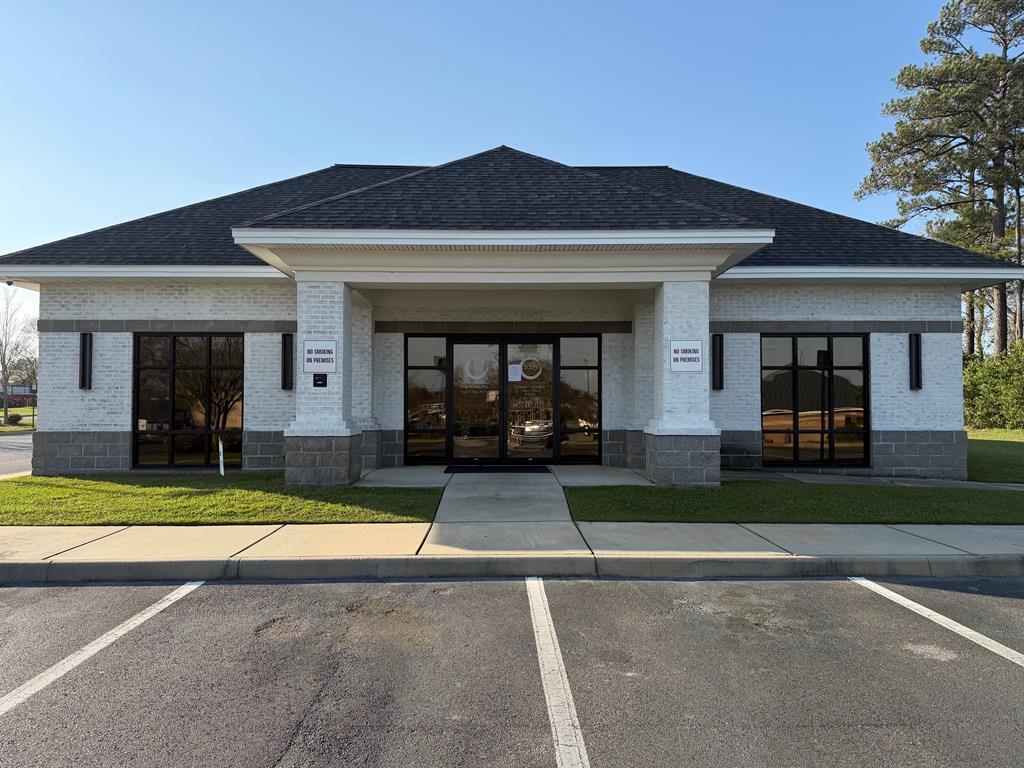 200 Medical Care Way, Dothan, AL for lease Primary Photo- Image 1 of 36