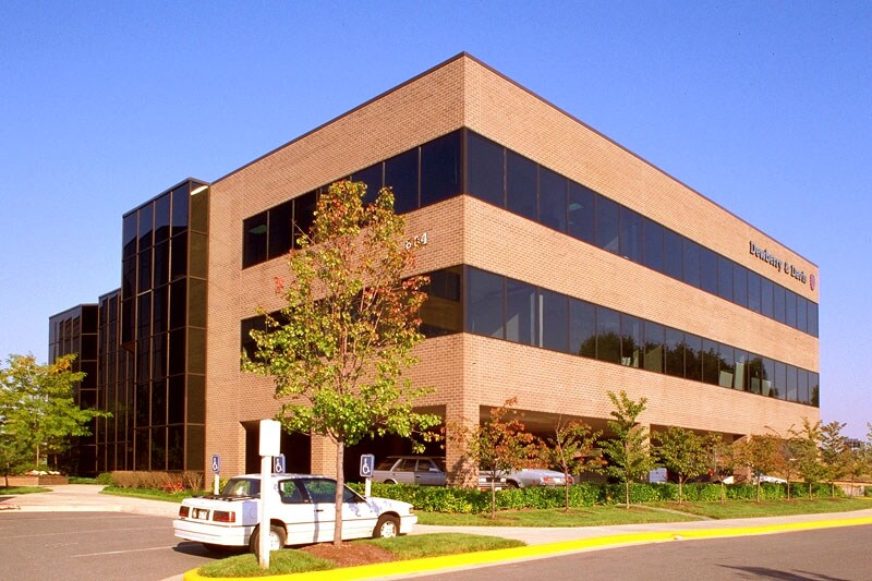 804 W Diamond Ave, Gaithersburg, MD à vendre - Photo du bâtiment - Image 3 de 29