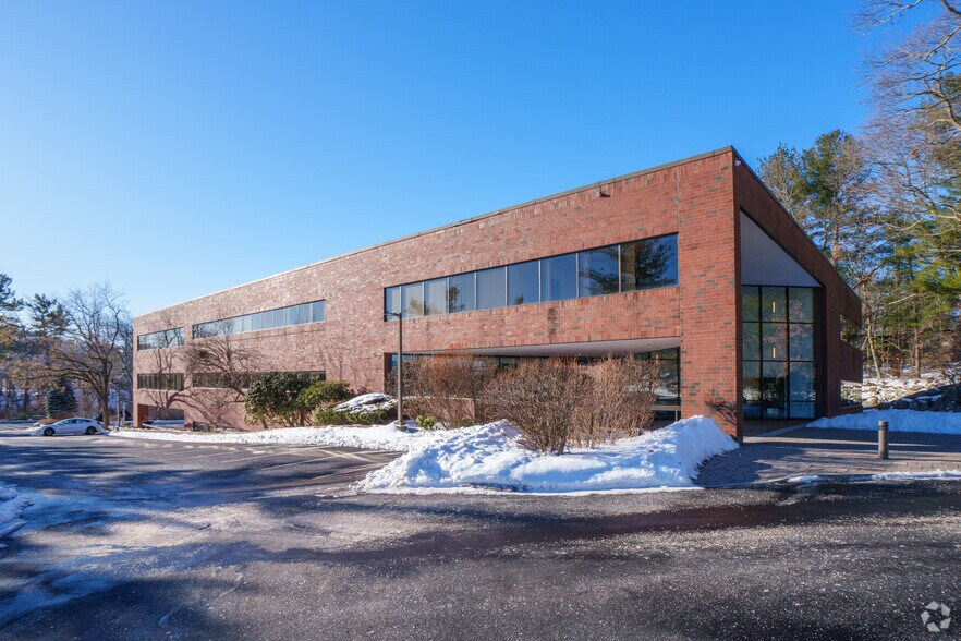 131 Hartwell Ave, Lexington, MA à louer - Photo du bâtiment - Image 3 de 4