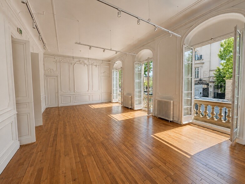 Bureau dans Paris à louer - Photo du bâtiment - Image 3 de 11