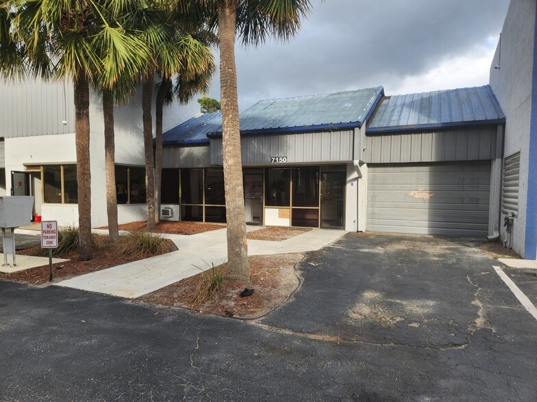 7150 Devons Rd, Riviera Beach, FL for lease - Building Photo - Image 2 of 17