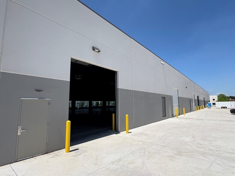 10624 Clarence Dr, Frisco, TX à vendre - Photo du bâtiment - Image 2 de 8