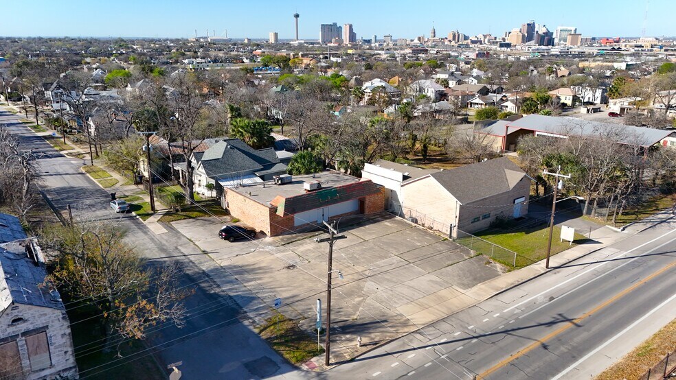 1136 E Grayson St, San Antonio, TX à vendre - Photo du bâtiment - Image 3 de 12