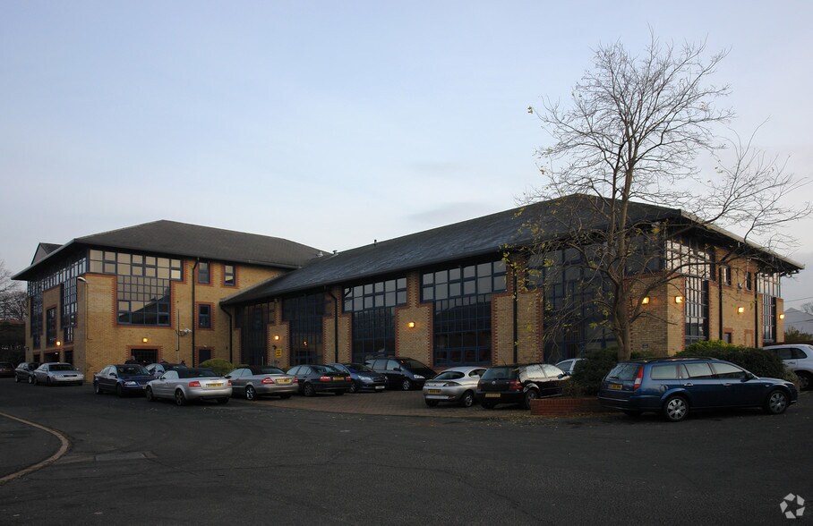 Cambridge Rd, Harlow à louer - Photo du bâtiment - Image 3 de 4