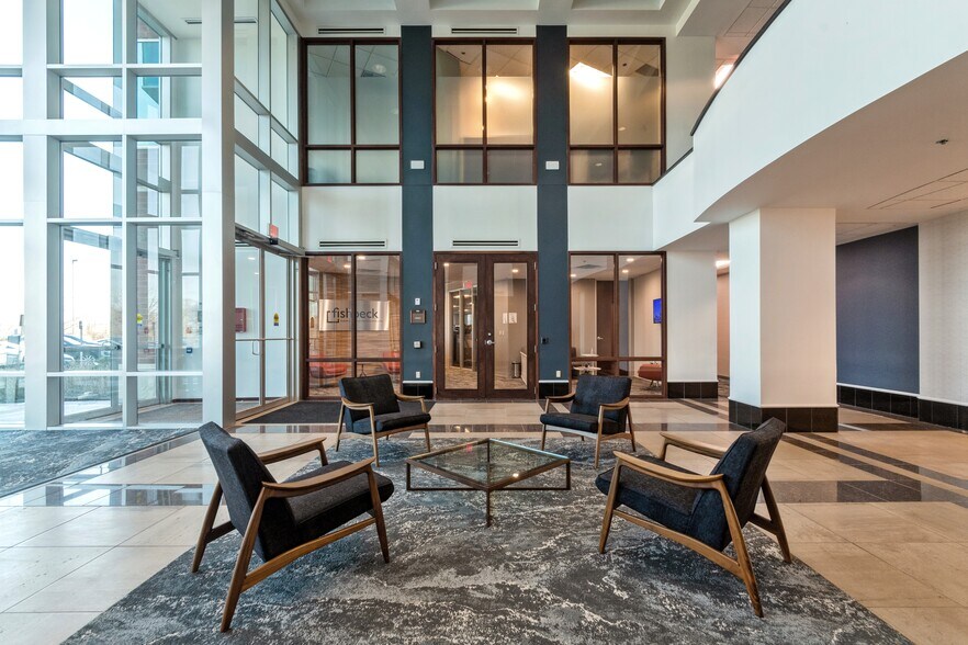 8470 Allison Pointe Blvd, Indianapolis, IN à vendre - Photo intérieure - Image 2 de 12