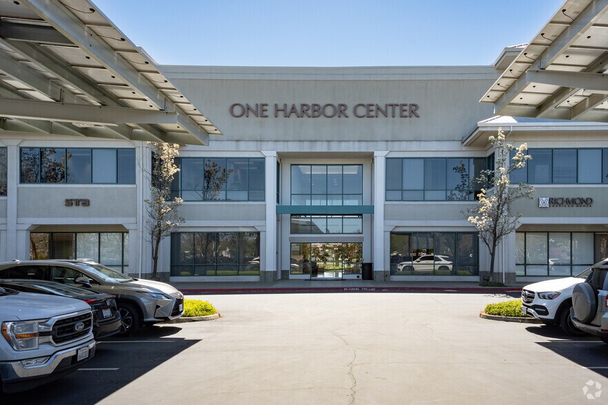 1 Harbor Ctr, Suisun City, CA à louer - Photo du bâtiment - Image 3 de 8