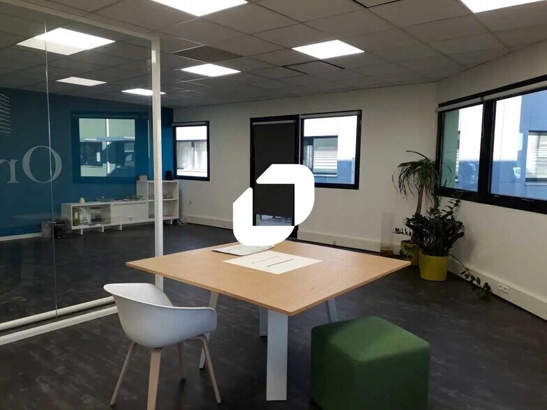 Bureau dans Canéjan à louer - Photo intérieure - Image 3 de 14