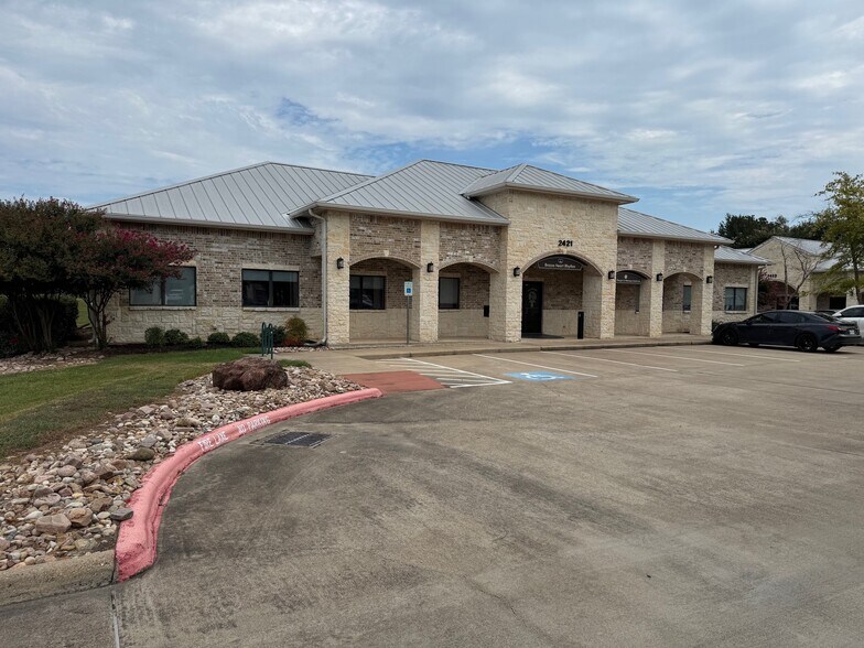 2421 Earl Rudder Fwy S, College Station, TX for sale - Building Photo - Image 1 of 5