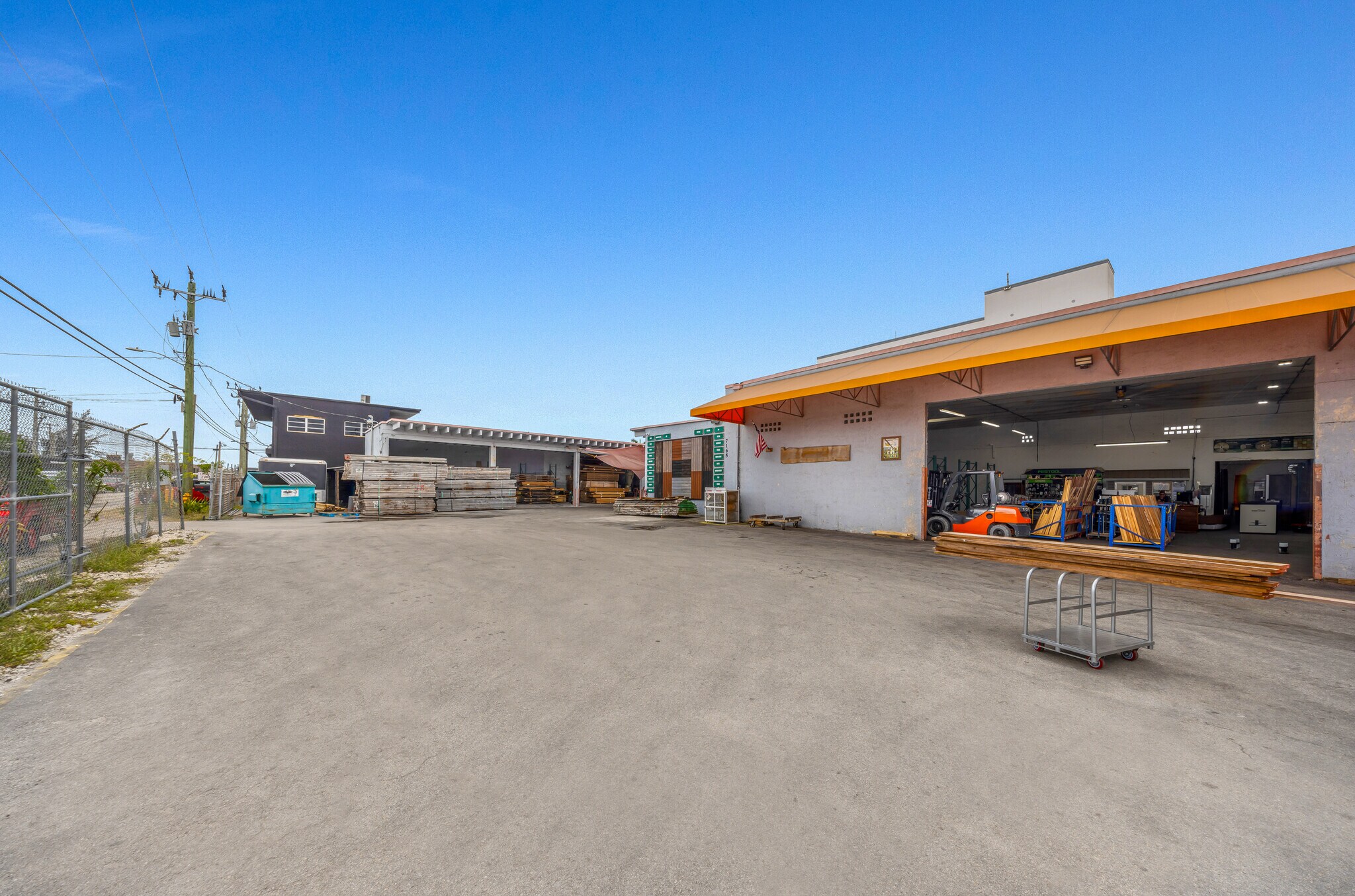 7185-7165 NW 77TH ter, Medley, FL à vendre Photo principale- Image 1 de 35