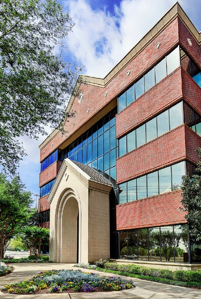 14140 Southwest Fwy, Sugar Land, TX à louer - Photo du bâtiment - Image 3 de 15