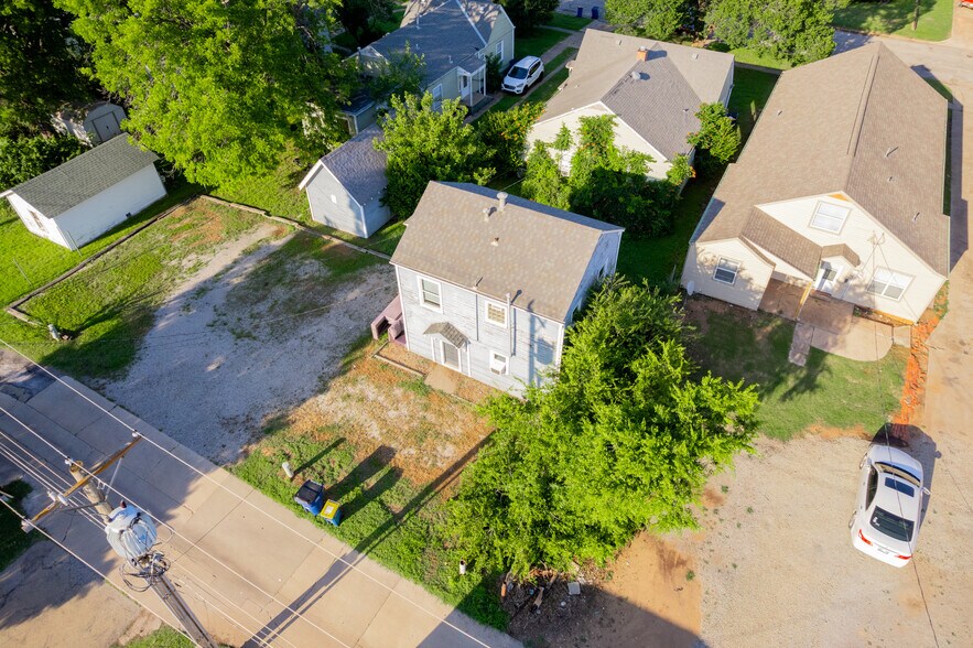 230 S Lewis St, Stillwater, OK à vendre - Photo du bâtiment - Image 2 de 10